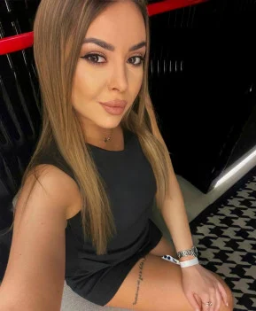 İstanbul Escort Ünlü Fantezi Çamaşırı Modeli